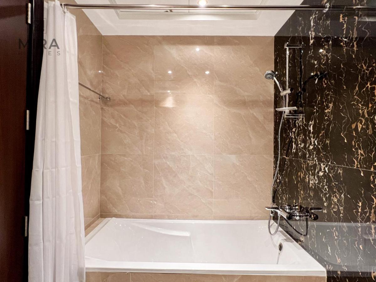 دبي Mira Holiday Homes - Lovely Studio With Burj Khalifa View المظهر الخارجي الصورة