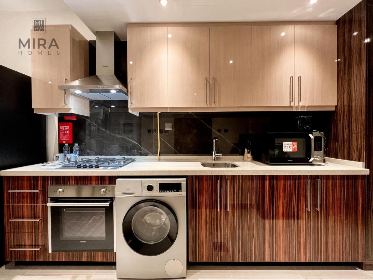 دبي Mira Holiday Homes - Lovely Studio With Burj Khalifa View المظهر الخارجي الصورة